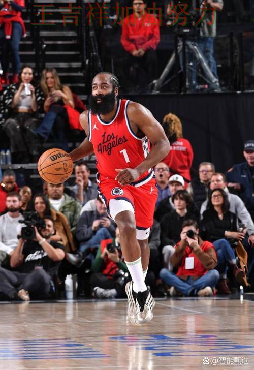 哈登连续破门状态持续升温 比赛走势引发热议 哈登连续破门状态持续升温 比赛走势引发热议